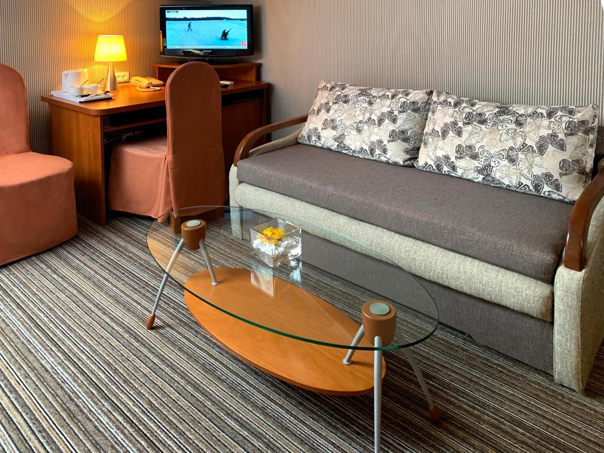 Economy Room In Hotel Eney Lviv Extérieur photo