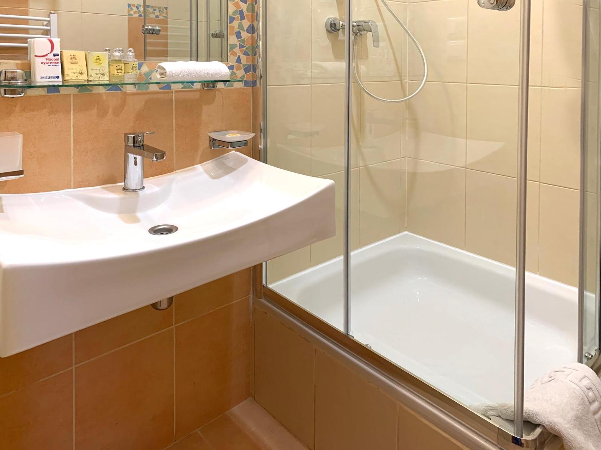 Economy Room In Hotel Eney Lviv Chambre photo