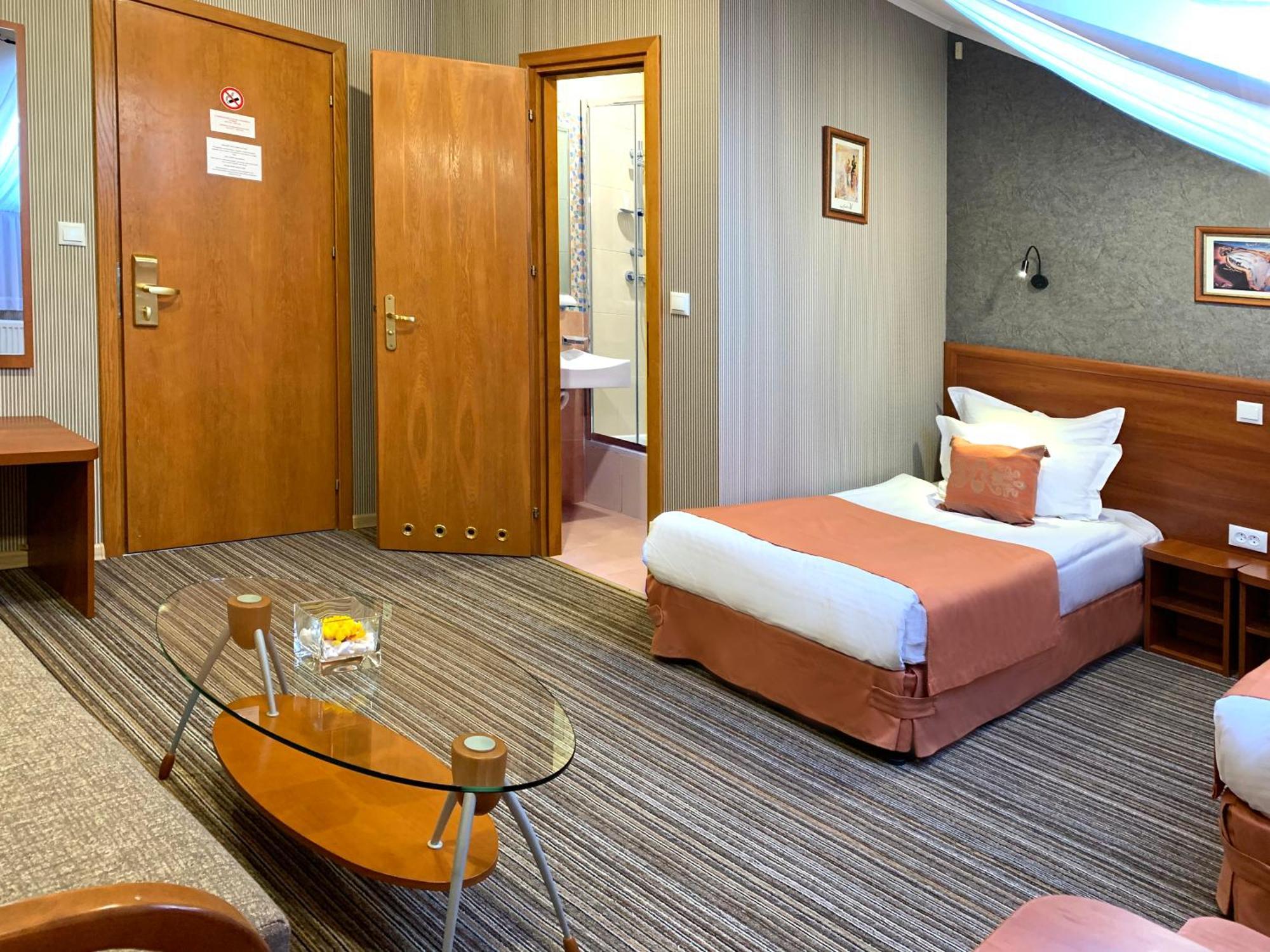 Economy Room In Hotel Eney Lviv Chambre photo